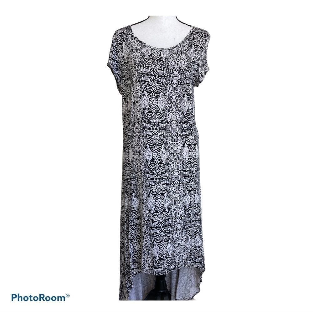 Hype Black and White Hi-Low Pullover‎ Dress - XL